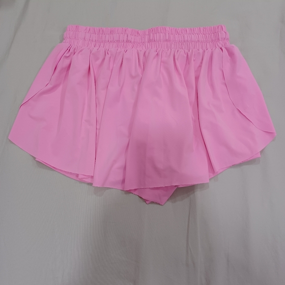 Pink butterfly shorts - Picture 3 of 3